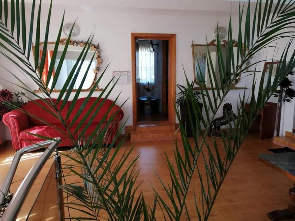 Casa Regala Ear Hotell Craiova Eksteriør bilde